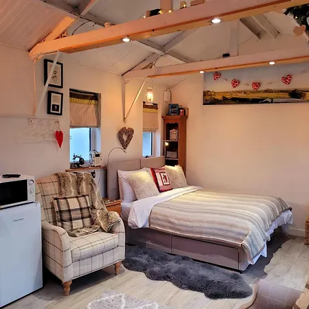 The Wood Cottage-2
